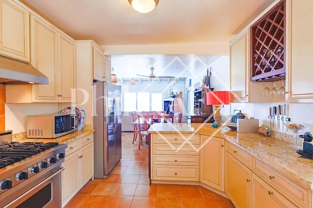 6 Bed-Rooms Villa At Dawn Beach Estate