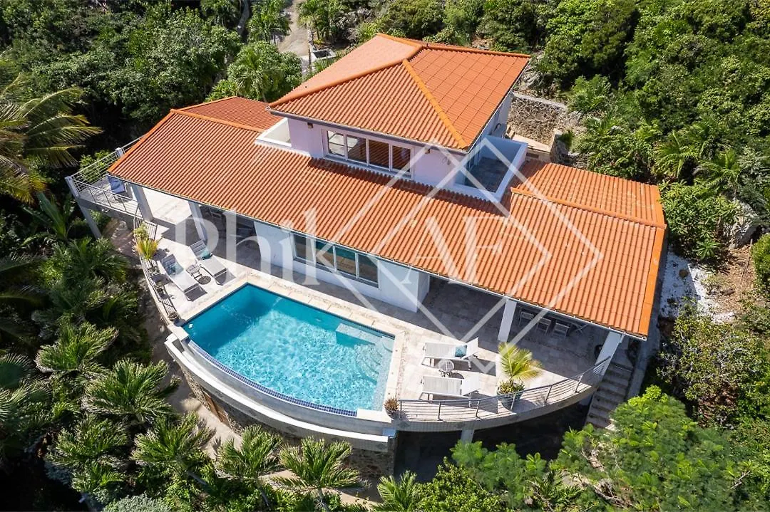 6 Bed-Rooms Villa At Dawn Beach Estate